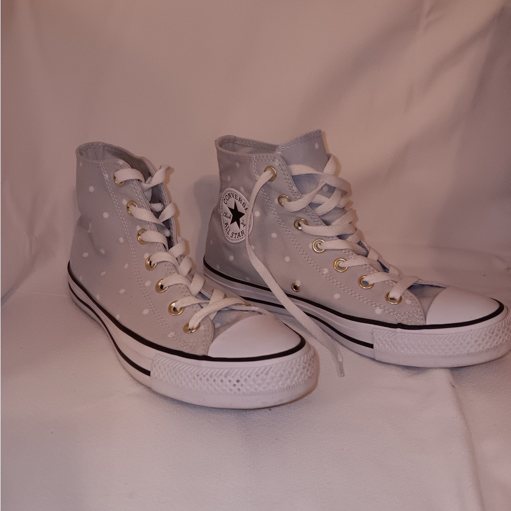 Women’s high top converse size 8